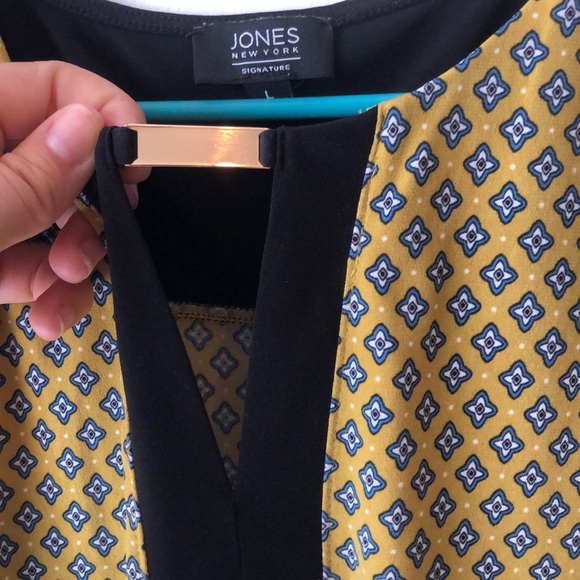 Jones New York signature line women’s blouse - Picture 2 of 4